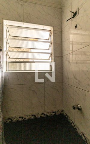 Apartamento à venda com 80m², 2 quartos e sem vagaBanheiro
