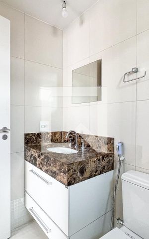 Apartamento para alugar com 60m², 2 quartos e 2 vagasBanheiro do Quarto 2