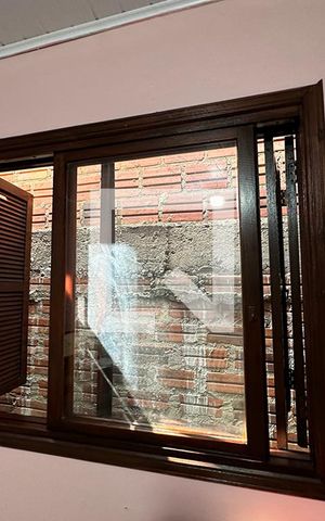 Casa à venda com 400m², 3 quartos e 4 vagasQuarto 3 - Janela