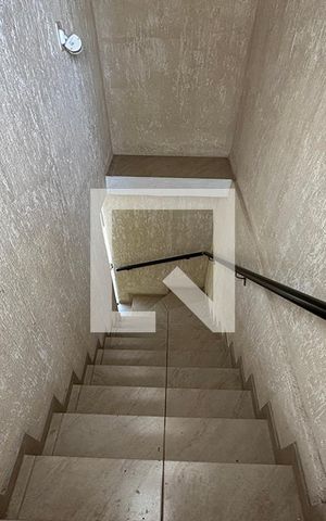 Casa à venda com 400m², 3 quartos e 4 vagasEscada