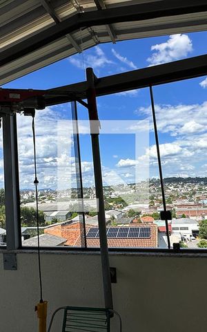 Casa à venda com 400m², 3 quartos e 4 vagasÁrea de Serviço - Janela