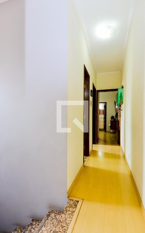 Casa à venda com 100m², 3 quartos e 2 vagasCorredor dos Dormitórios 