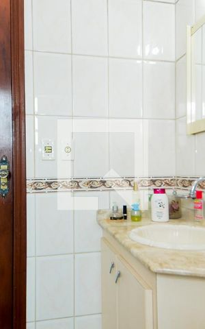 Casa à venda com 100m², 3 quartos e 2 vagasBanheiro Social