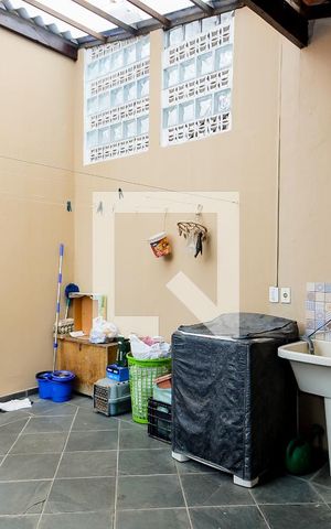 Casa à venda com 100m², 3 quartos e 2 vagasÁrea de Serviço