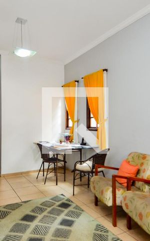 Casa à venda com 100m², 3 quartos e 2 vagasSala