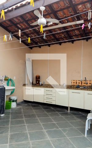 Casa à venda com 100m², 3 quartos e 2 vagasÁrea de Serviço