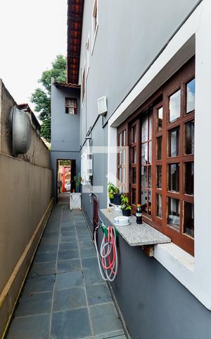 Casa à venda com 100m², 3 quartos e 2 vagasCorredor Lateral 