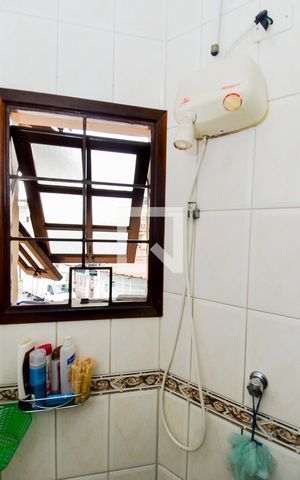 Casa à venda com 100m², 3 quartos e 2 vagasBanheiro da Suíte