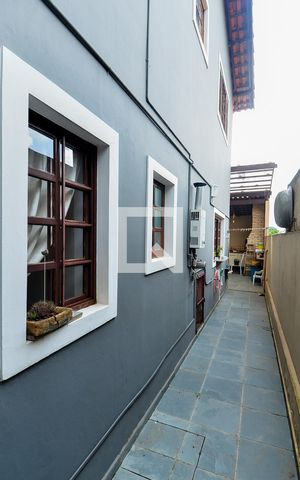 Casa à venda com 100m², 3 quartos e 2 vagasCorredor Lateral 