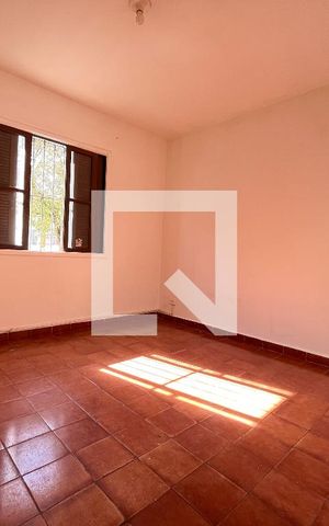 Casa à venda com 240m², 5 quartos e 3 vagas Casa à venda com 240m², 5 quartos e 3 vagasCasa 2 - Quarto 2