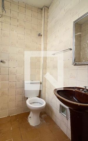 Casa à venda com 240m², 5 quartos e 3 vagas Casa à venda com 240m², 5 quartos e 3 vagasCasa 2 - Banheiro
