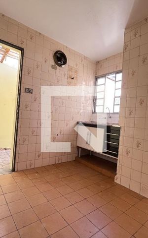 Casa à venda com 240m², 5 quartos e 3 vagas Casa à venda com 240m², 5 quartos e 3 vagasCasa 2 - Cozinha