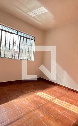 Casa à venda com 240m², 5 quartos e 3 vagas Casa à venda com 240m², 5 quartos e 3 vagasCasa 2 - Sala
