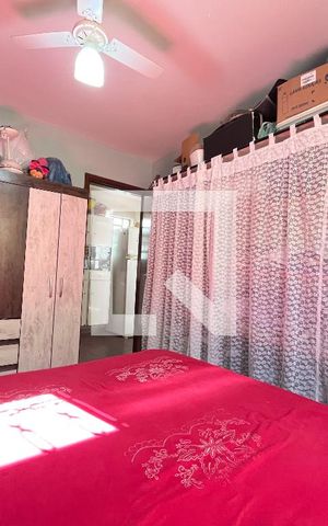 Casa à venda com 240m², 5 quartos e 3 vagas Casa à venda com 240m², 5 quartos e 3 vagasCasa 4 - Quarto 4