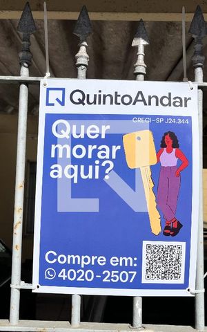 Casa à venda com 240m², 5 quartos e 3 vagas Casa à venda com 240m², 5 quartos e 3 vagasFachada