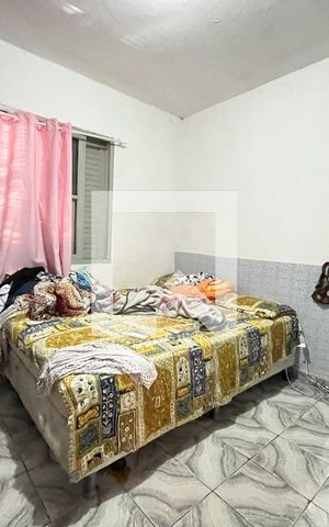 Casa à venda com 240m², 5 quartos e 3 vagas Casa à venda com 240m², 5 quartos e 3 vagasCasa 1- Quarto 1