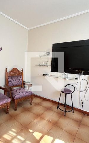 Casa à venda com 240m², 5 quartos e 3 vagas Casa à venda com 240m², 5 quartos e 3 vagasCasa 4 - Sala