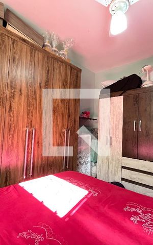 Casa à venda com 240m², 5 quartos e 3 vagas Casa à venda com 240m², 5 quartos e 3 vagasCasa 4 - Quarto 4