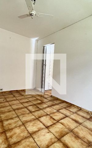 Casa à venda com 240m², 5 quartos e 3 vagas Casa à venda com 240m², 5 quartos e 3 vagasCasa 5 - Sala