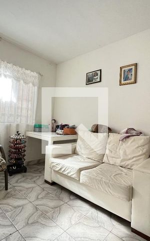 Casa à venda com 240m², 5 quartos e 3 vagas Casa à venda com 240m², 5 quartos e 3 vagasCasa 1 - Sala