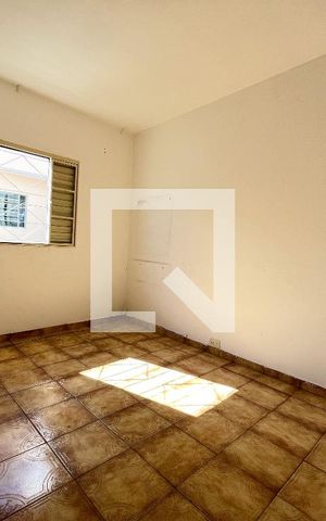 Casa à venda com 240m², 5 quartos e 3 vagas Casa à venda com 240m², 5 quartos e 3 vagasCasa 5 - Quarto 5