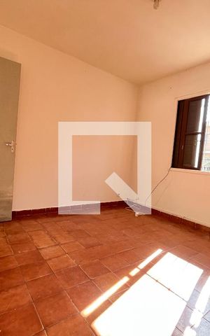 Casa à venda com 240m², 5 quartos e 3 vagas Casa à venda com 240m², 5 quartos e 3 vagasCasa 2 - Quarto 2