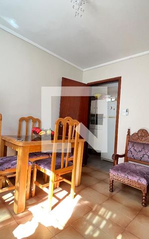 Casa à venda com 240m², 5 quartos e 3 vagas Casa à venda com 240m², 5 quartos e 3 vagasCasa 4 - Sala