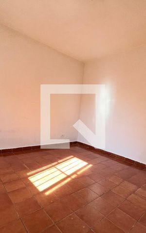 Casa à venda com 240m², 5 quartos e 3 vagas Casa à venda com 240m², 5 quartos e 3 vagasCasa 2 - Quarto 2
