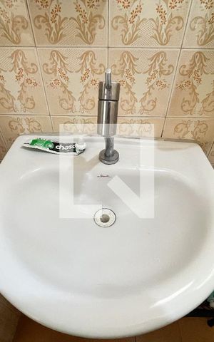 Casa à venda com 240m², 5 quartos e 3 vagas Casa à venda com 240m², 5 quartos e 3 vagasCasa 1- Banheiro