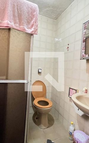 Casa à venda com 240m², 5 quartos e 3 vagas Casa à venda com 240m², 5 quartos e 3 vagasCasa 3 - Banheiro