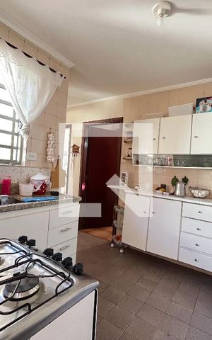 Casa à venda com 240m², 5 quartos e 3 vagas Casa à venda com 240m², 5 quartos e 3 vagasCasa 4 - Cozinha