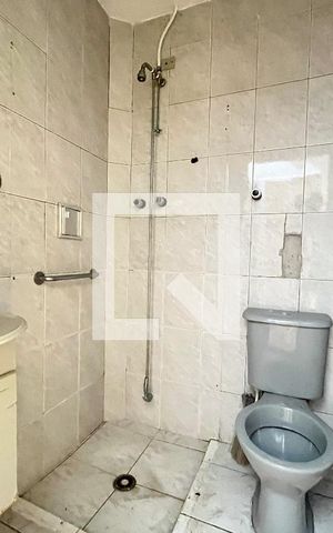 Casa à venda com 240m², 5 quartos e 3 vagas Casa à venda com 240m², 5 quartos e 3 vagasCasa 5 - Banheiro