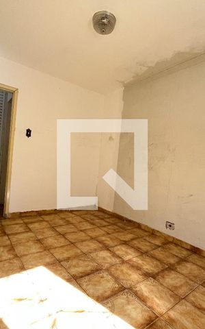 Casa à venda com 240m², 5 quartos e 3 vagas Casa à venda com 240m², 5 quartos e 3 vagasCasa 5 - Quarto 5