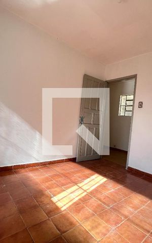 Casa à venda com 240m², 5 quartos e 3 vagas Casa à venda com 240m², 5 quartos e 3 vagasCasa 2 - Sala