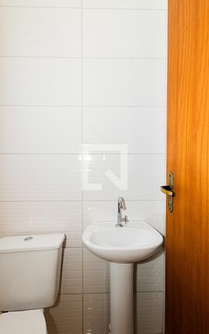 Casa de condomínio à venda com 80m², 2 quartos e 1 vaga Casa de condomínio à venda com 80m², 2 quartos e 1 vagaBanheiro da Suíte 2