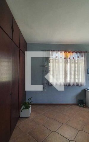 Casa para alugar com 222m², 4 quartos e 2 vagas