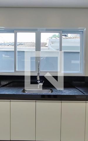 Casa de condomínio à venda com 360m², 3 quartos e 4 vagasCozinha 