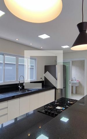 Casa de condomínio à venda com 360m², 3 quartos e 4 vagasCozinha 