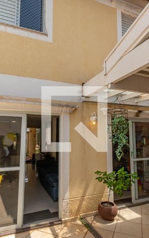 Casa de condomínio à venda com 200m², 3 quartos e 4 vagas Casa de condomínio à venda com 200m², 3 quartos e 4 vagasQuintal