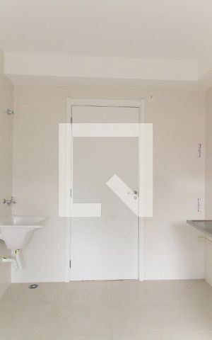 Apartamento para alugar com 32m², 2 quartos e sem vaga Apartamento para alugar com 32m², 2 quartos e sem vagaCozinha/Área de Serviço