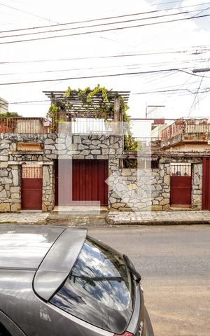 Casa à venda com 202m², 2 quartos e 2 vagasFachada