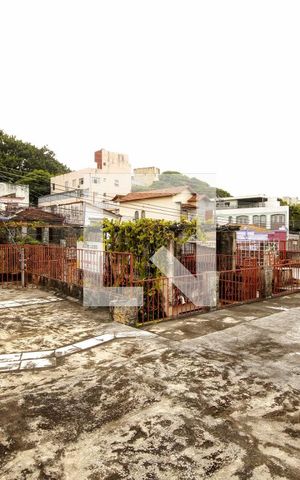 Casa à venda com 202m², 2 quartos e 2 vagasÁrea