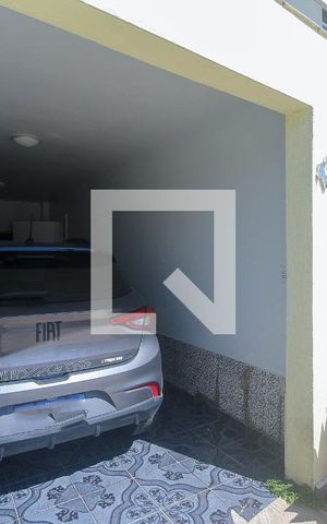 Casa à venda com 220m², 3 quartos e 2 vagas Casa à venda com 220m², 3 quartos e 2 vagasGaragem