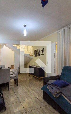 Casa à venda com 130m², 3 quartos e 2 vagas Casa à venda com 130m², 3 quartos e 2 vagasSala