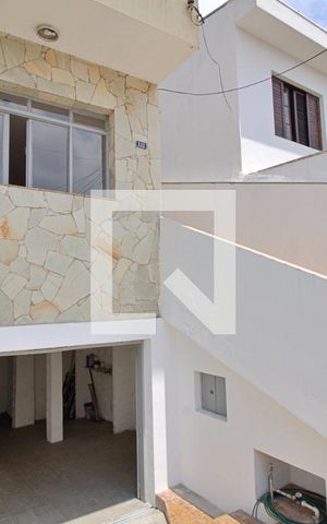 Casa para alugar com 250m², 2 quartos e 4 vagas Casa para alugar com 250m², 2 quartos e 4 vagasÁrea Externa