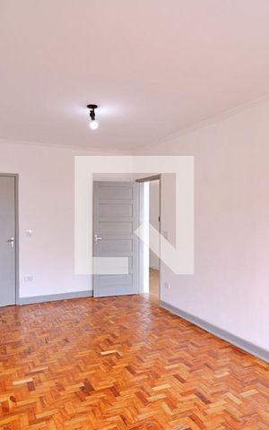 Casa para alugar com 250m², 2 quartos e 4 vagas Casa para alugar com 250m², 2 quartos e 4 vagasSala