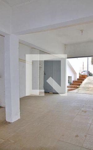 Casa para alugar com 250m², 2 quartos e 4 vagas Casa para alugar com 250m², 2 quartos e 4 vagasGaragem