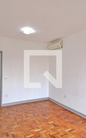 Casa para alugar com 250m², 2 quartos e 4 vagas Casa para alugar com 250m², 2 quartos e 4 vagasQuarto 1