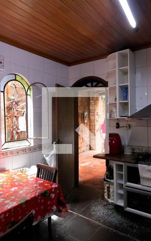 Casa à venda com 240m², 3 quartos e 3 vagas Casa à venda com 240m², 3 quartos e 3 vagasCozinha