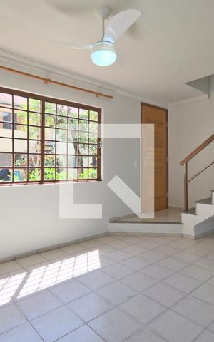 Casa de condomínio para alugar com 59m², 2 quartos e 1 vaga Casa de condomínio para alugar com 59m², 2 quartos e 1 vagaSala